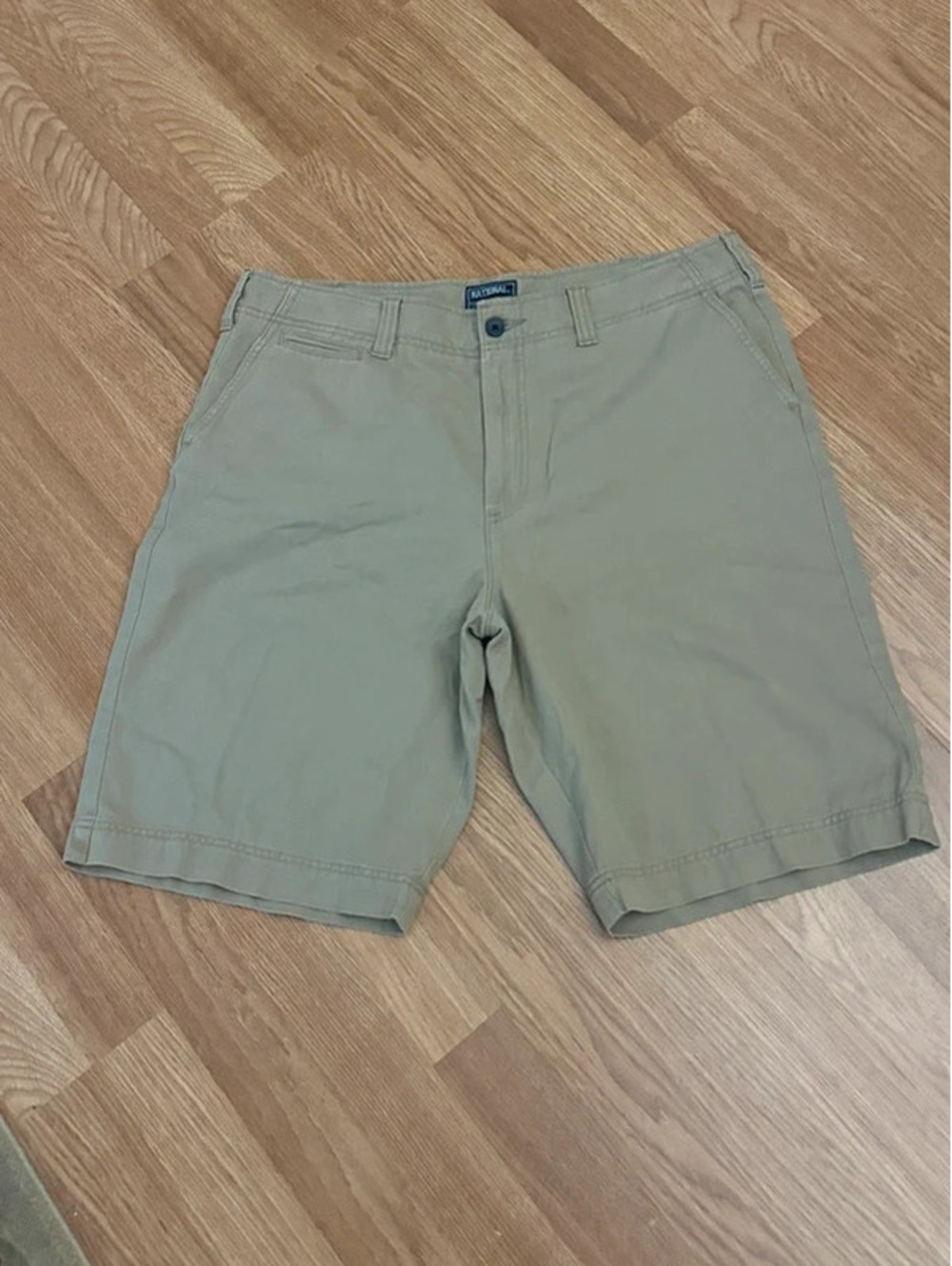 National outfitters men’s W 38 Chino khaki shorts midrise pockets